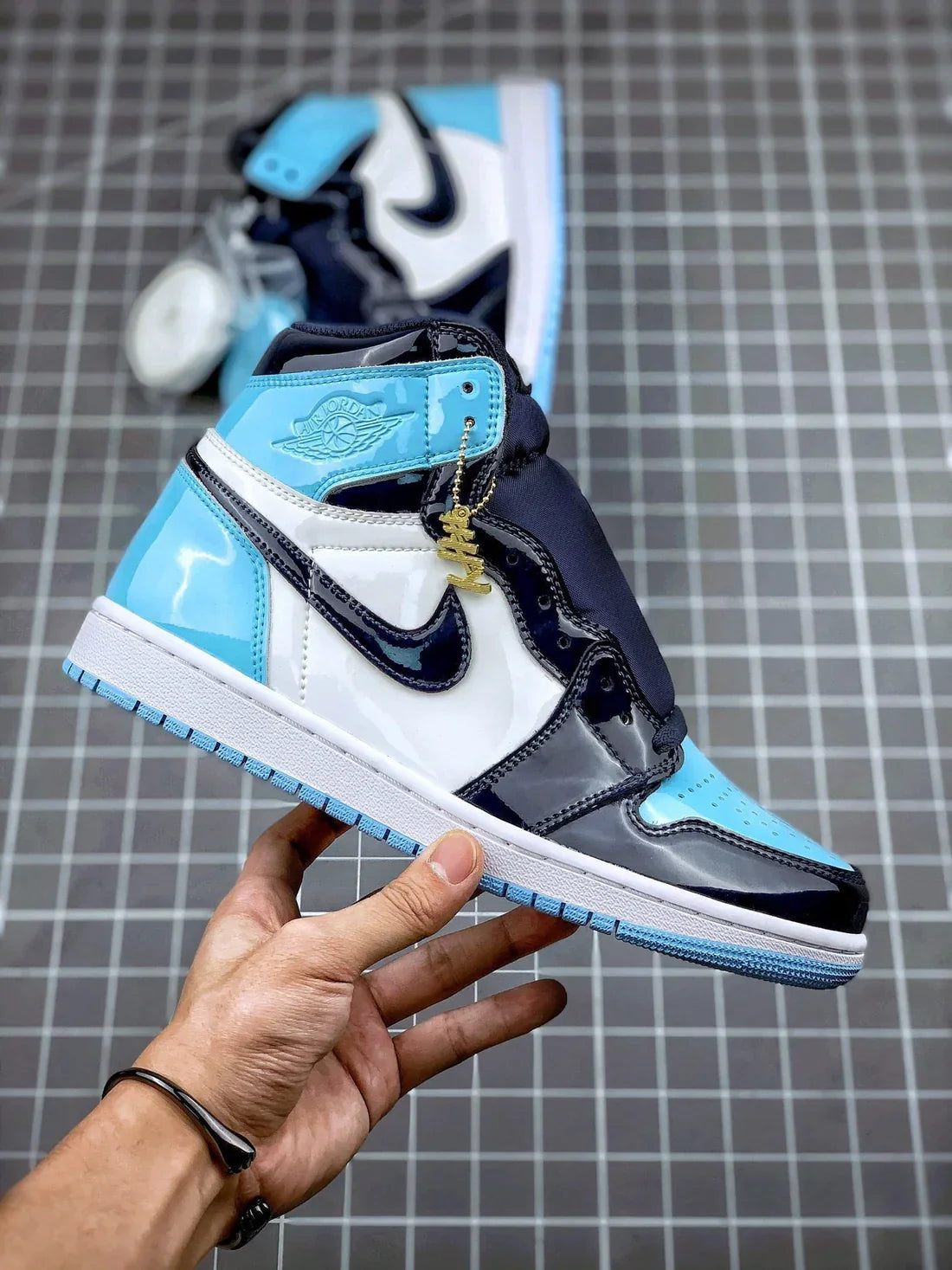 (AIR JORDAN 1 HIGH