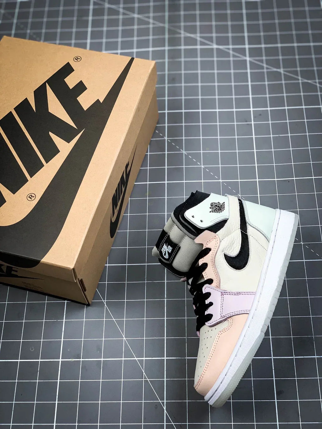 AIR JORDAN 1 HIGH